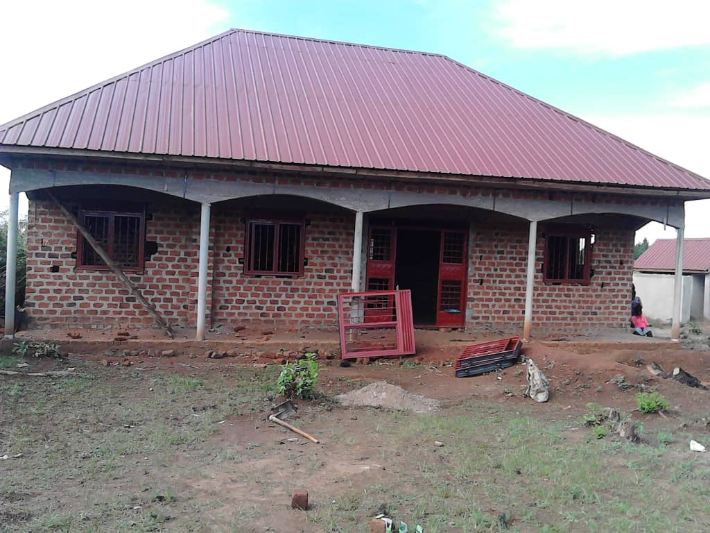 Volunteer Heart admin building, 2016.