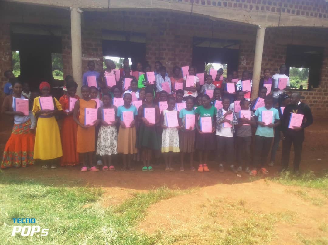 Youth with certificates, 2022.