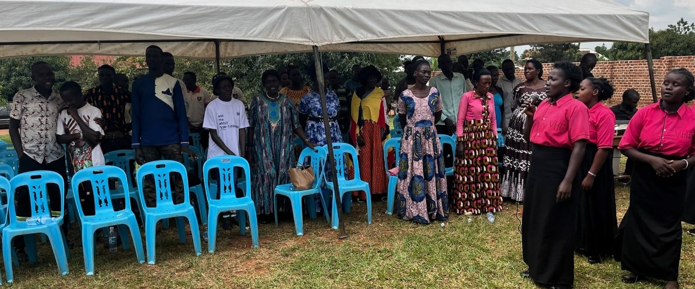 Girls singing at Volunteer Heart, 2026.